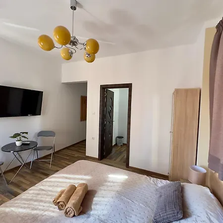 Navial 1 בית הארחה