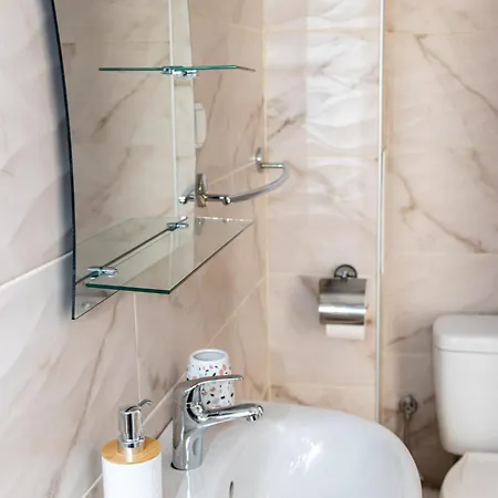 בית הארחה Navial 1 גברובו