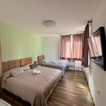 Navial 1 בית הארחה גברובו