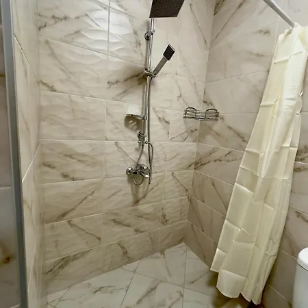 Navial 1 בית הארחה