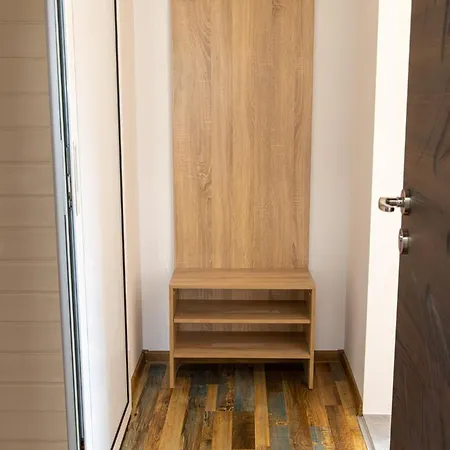 Navial 1 3* גברובו