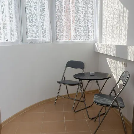 Navial 1 3* גברובו