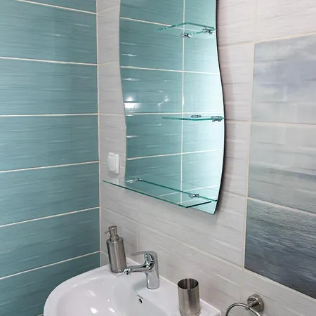 Navial 1 גברובו