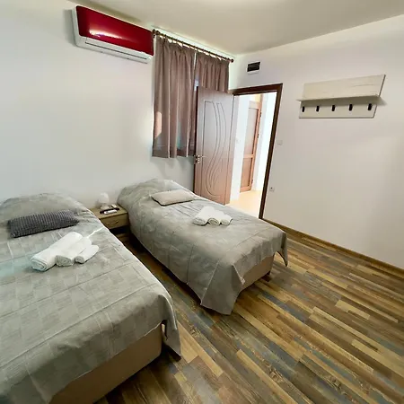 בית הארחה Navial 1 גברובו