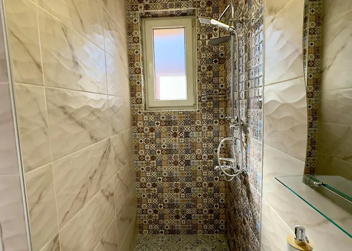 Navial 1 3* ガブロヴォ