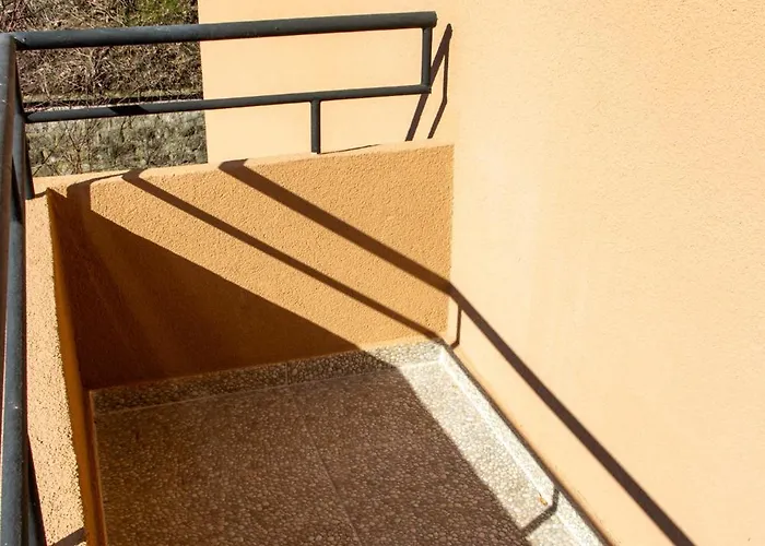 Navial 1 ゲストハウス 3*