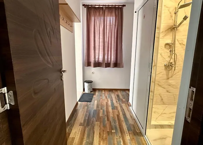 Navial 1 ゲストハウス 3*