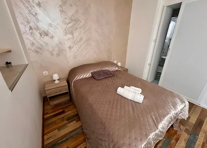 Navial 1 ゲストハウス 3*